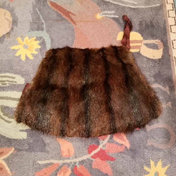 Vintage fur muff with zippered pocket - Picture 1 of 8
